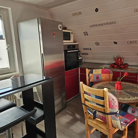 2 Mit Kueche Und Terrasse