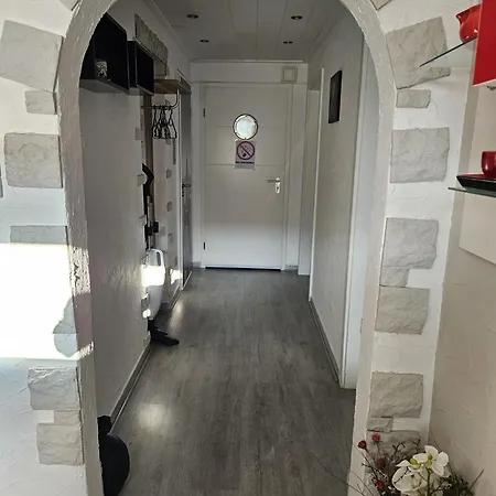 Apartment 2 Mit Kueche Und Terrasse