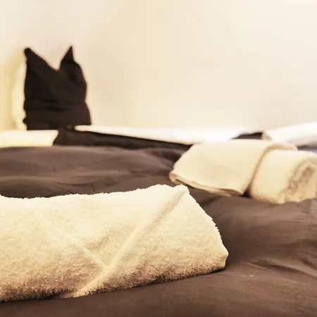 2 Mit Kueche Und Terrasse *